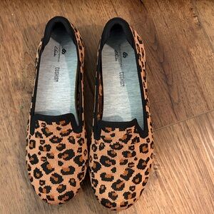 Clarks Cloud Steppers Womens Leopard Print Shoes Size 6.5 Comfortable